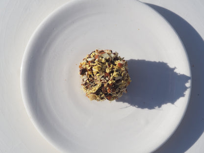 CLARITY – A bite with almonds, fresh ginger, lemon zest and salt,  70% dark chocolate and Reishi