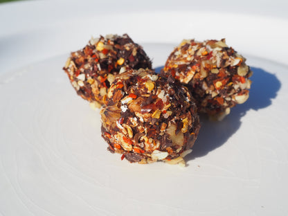 NOW – A bite with oat, walnut, almonds, cacao powder, dates, chili flakes, salt,  70% dark chocolate and Cordyceps